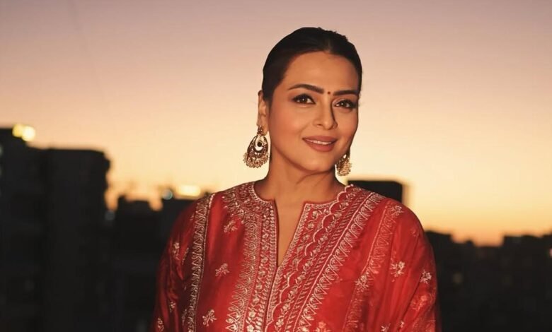 Shilpa Shirodkar tests COVID positive, urges fans to mask up