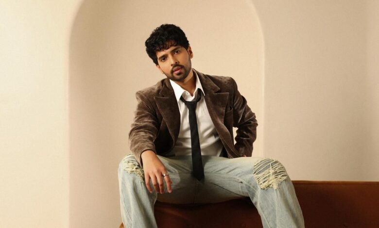 Armaan Mallik’s new song Baari Baari is a groovy Hindi-Punjabi pop track