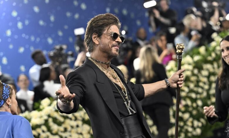Shah Rukh Khan thanks Kamal Haasan, Mohanlal, Juhi Chawla for their wishes after his first-ever National Award win